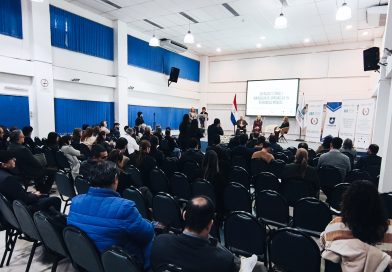 Fortalecen la formación de especialistas con taller internacional sobre liderazgo tutorial en residencias médicas